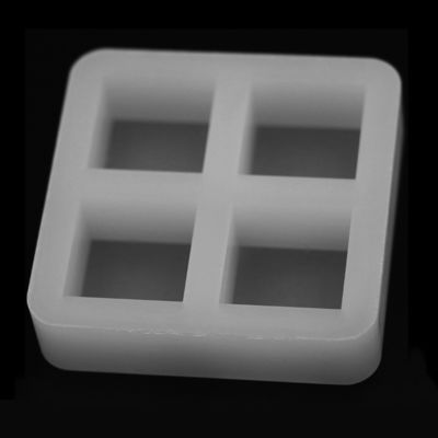 गंध रहित सिलिकॉन स्क्वायर आइस क्यूब ट्रे ब्लॉक मोल्ड 60x60x15mm बहुउपयोगी