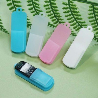 मल्टीकलर सिलिकॉन प्रोटेक्टिव कवर USB ड्राइव के लिए फिसलन रोधी है