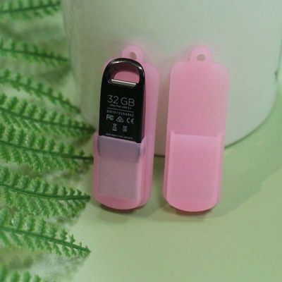 मल्टीकलर सिलिकॉन प्रोटेक्टिव कवर USB ड्राइव के लिए फिसलन रोधी है